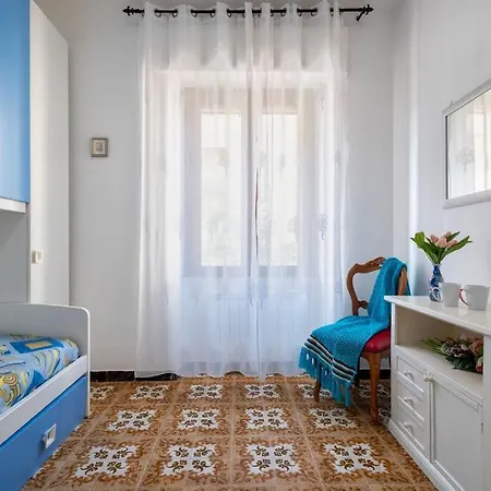 100 Metri Dal Mare Apartment *