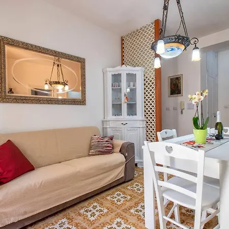 100 Metri Dal Mare Apartment *
